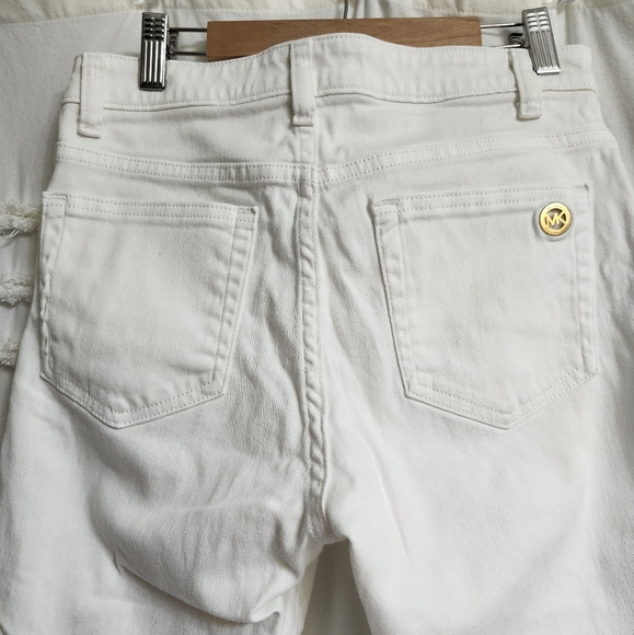 Amazing Michael Kors cropped jeans. Size 4 - Picture 3 of 6